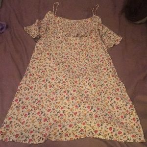 Floral forever 21 dress of the shoulder